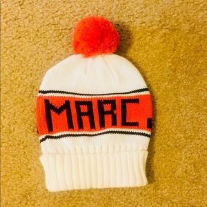 Marc Jacobs pom pom beanie